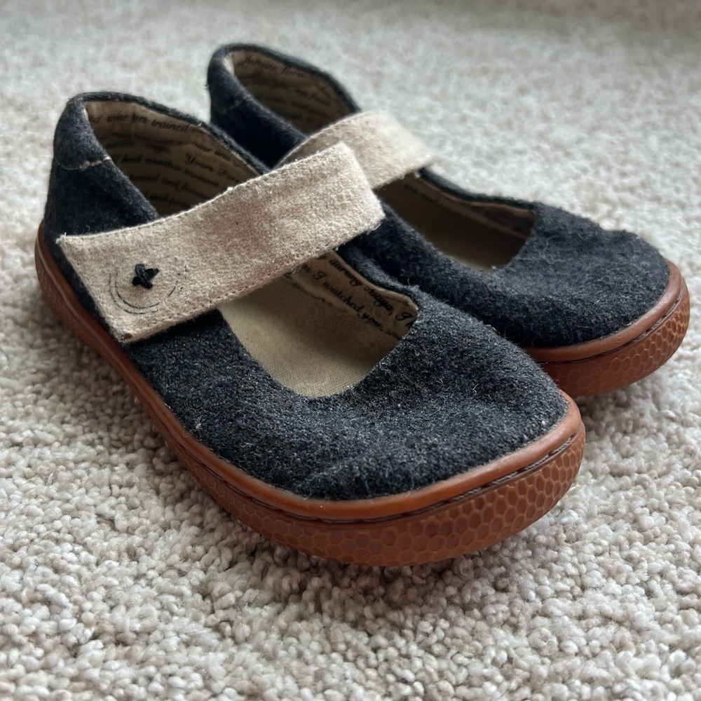 Livie and Luca Carta Maryjane Shoes Sz 10 Slate Gray Hook & Loop Strap Comfy